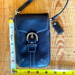 EUC Coach Wristlet with Magnetic Snap Silver-tone Buckle and Back Pocket.